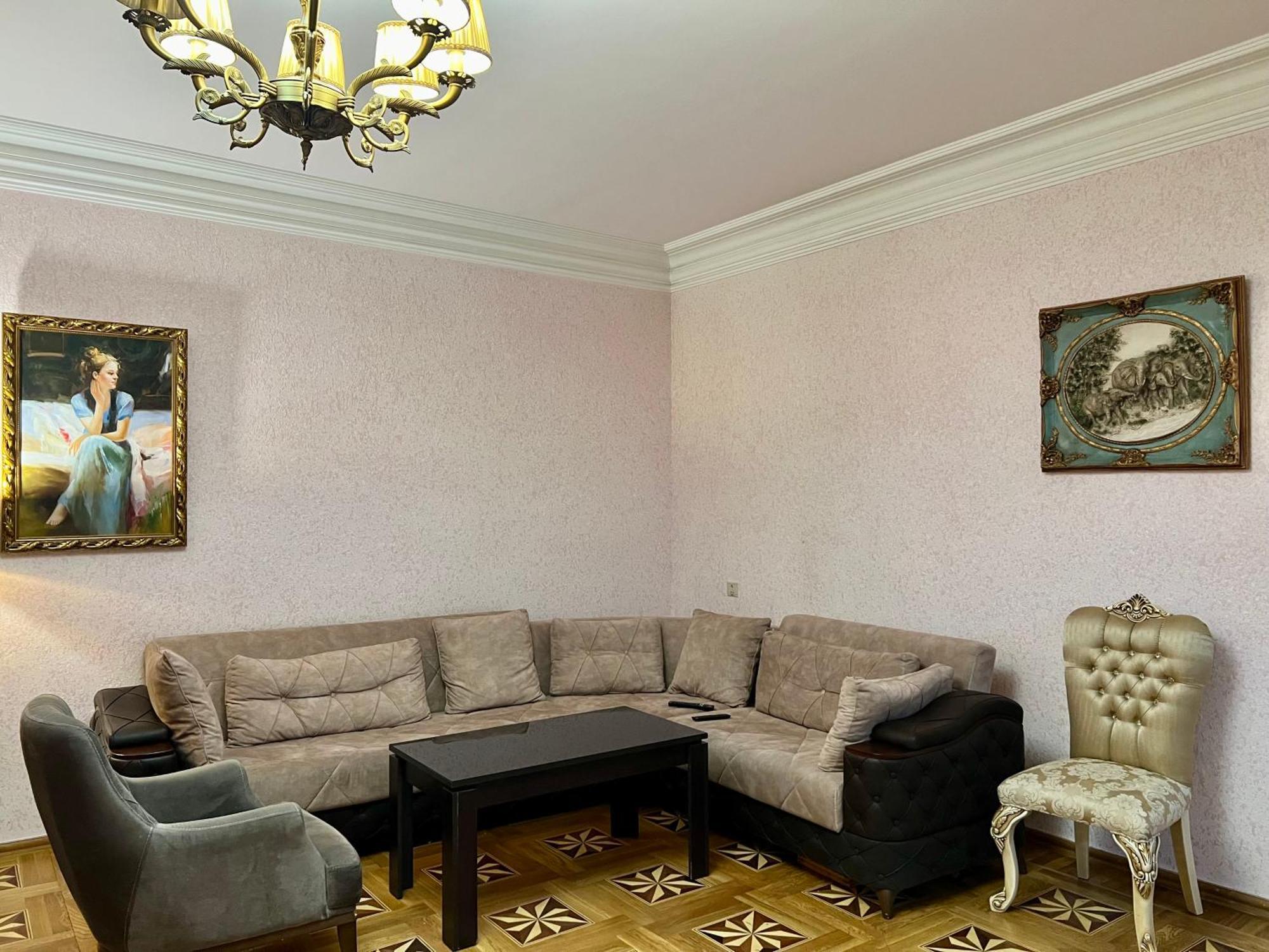Family Hotel Yerevan Exterior photo