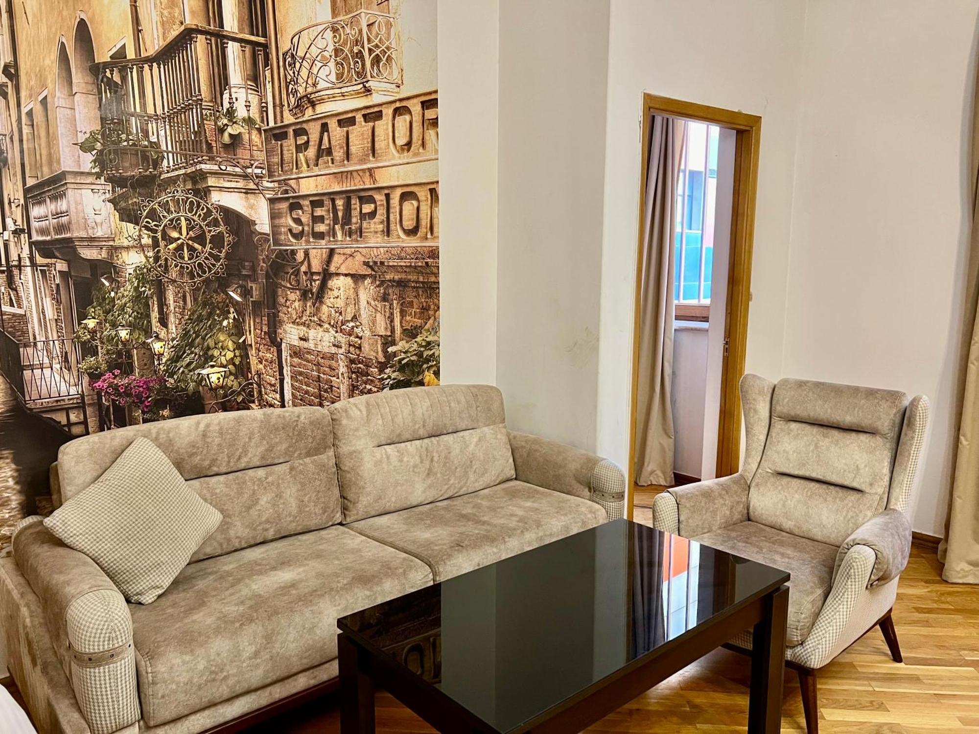 Family Hotel Yerevan Exterior photo