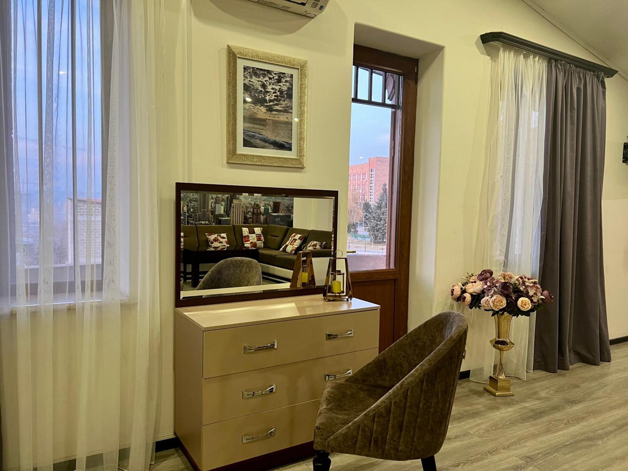 Family Hotel Yerevan Exterior photo